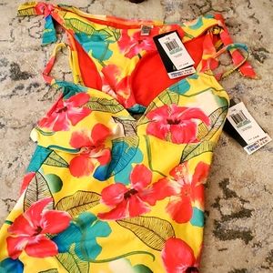 NWT  Tankini swimsuit. 2 pieces